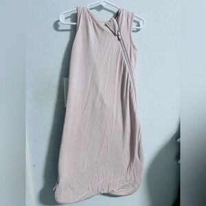 Kyte baby sleep sack in blush. 1.0 tog size small